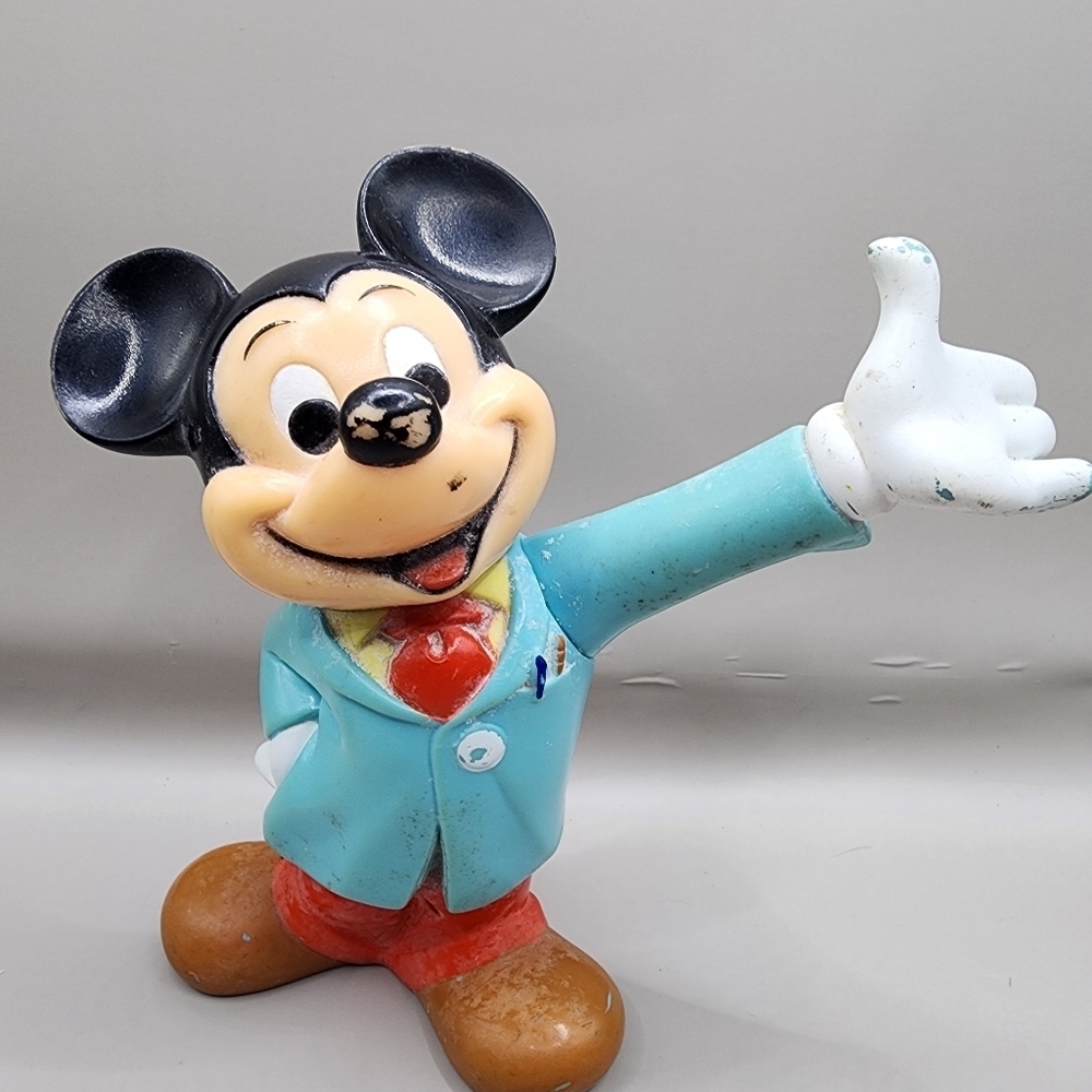 Vintage Mickey Mouse Moveable Arm & Head 6" Plastic Figure Toy